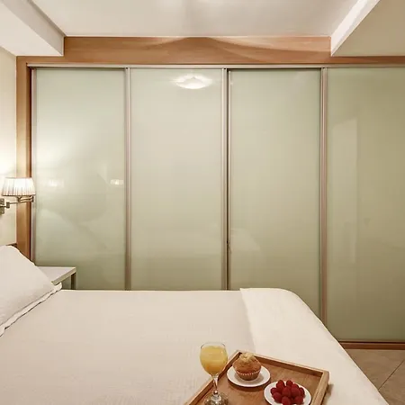 Turisticos Centro Apartment Granada